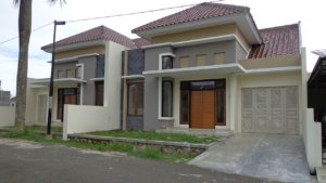 dijual rumah perum raffles residence